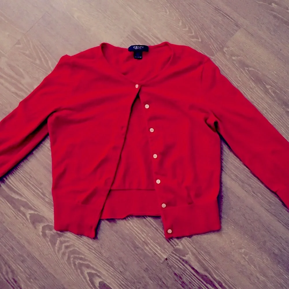 Red cardigans - Picture 1 of 1